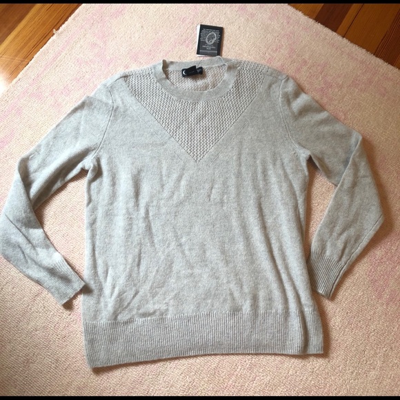 BLOOMINGDALES NWT soft grey cashmere sweater S - Picture 1 of 7
